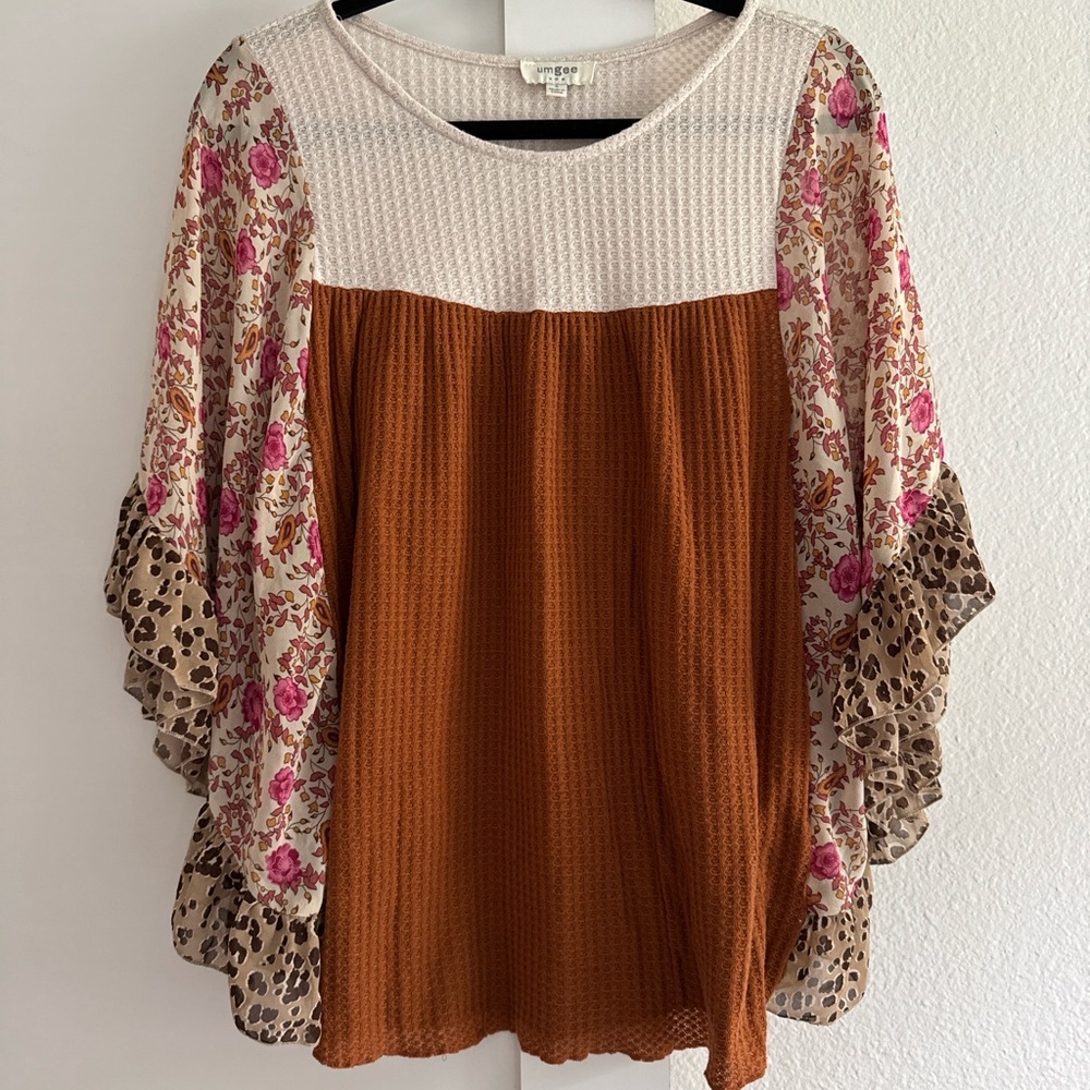 Umgee Women's Small Floral and Leopard Print Blouse Flowy Angel Sleeves